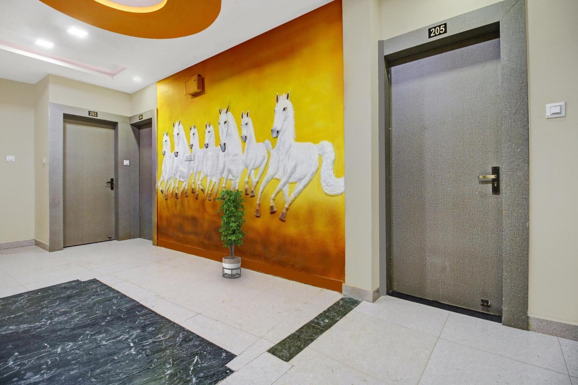 Super Collection O The Wishtler Hotel Bhopal Buitenkant foto