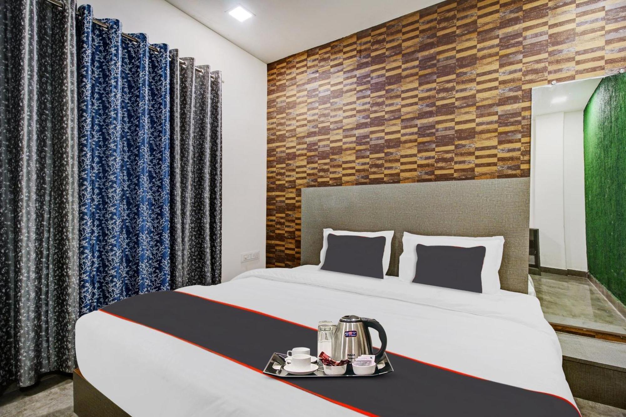 Super Collection O The Wishtler Hotel Bhopal Buitenkant foto