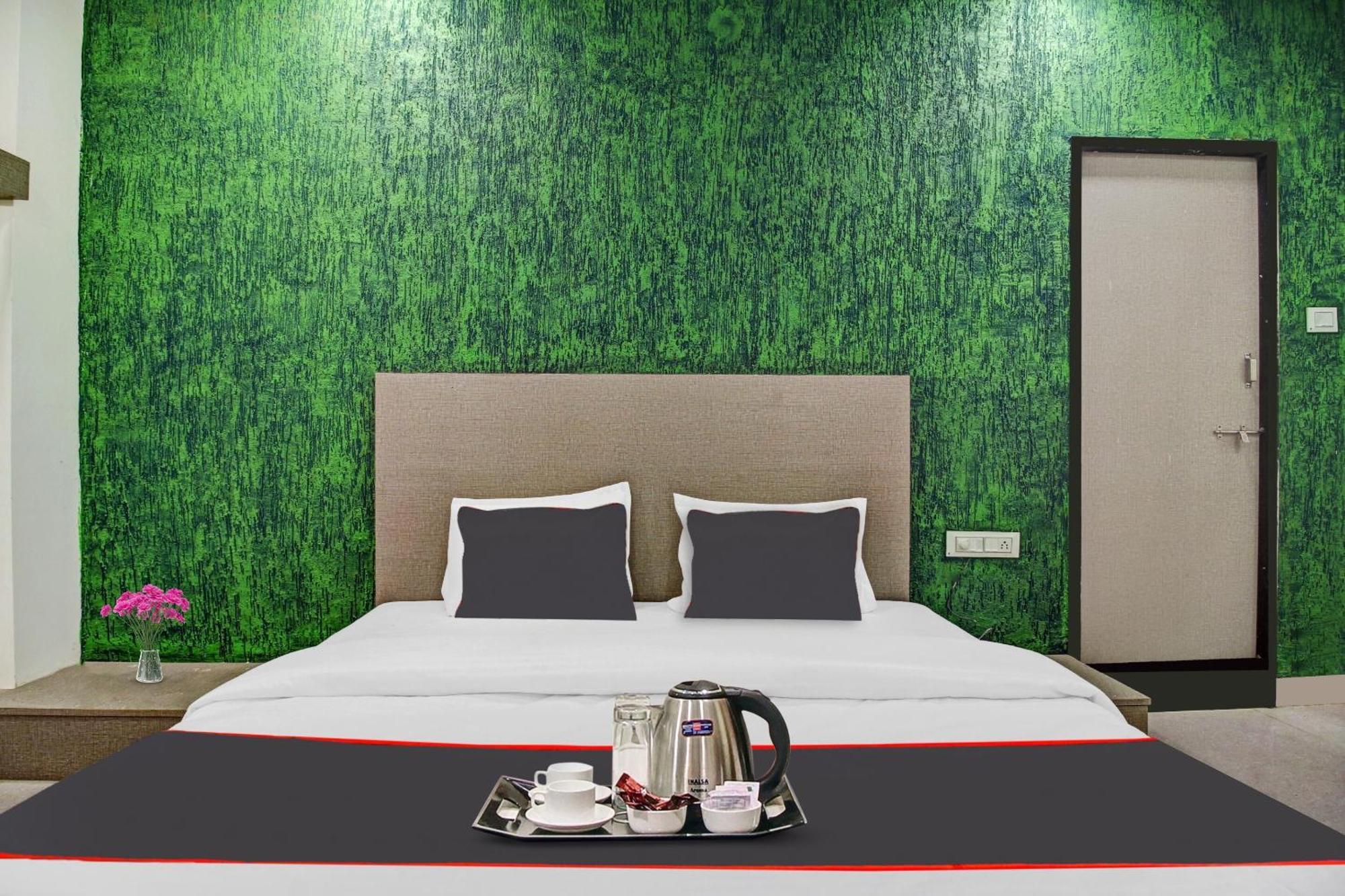 Super Collection O The Wishtler Hotel Bhopal Buitenkant foto